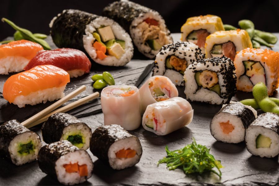 Na jaki rodzaj sushi się zdecydować? Poznaj wszystkie smaki!